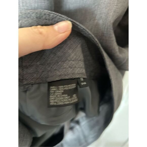 Tahari gray suit size 12 - Picture 3 of 4